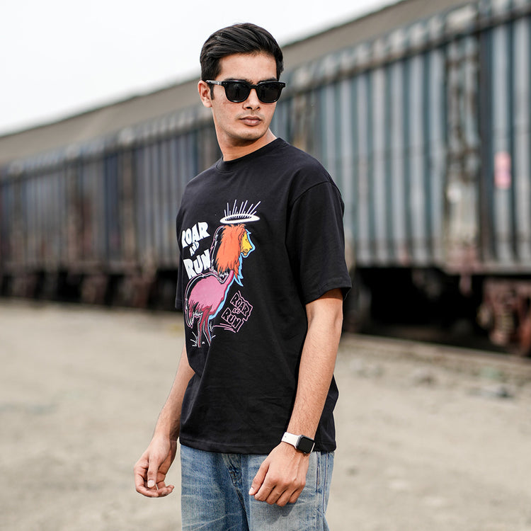 ROAR AND RUN BLACK OVERSIZED T-SHIRT