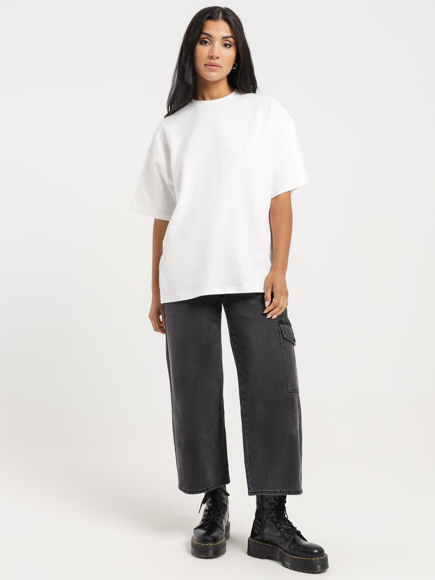 BASIC WHITE OVERSIZED  WOMEN T-SHIRT