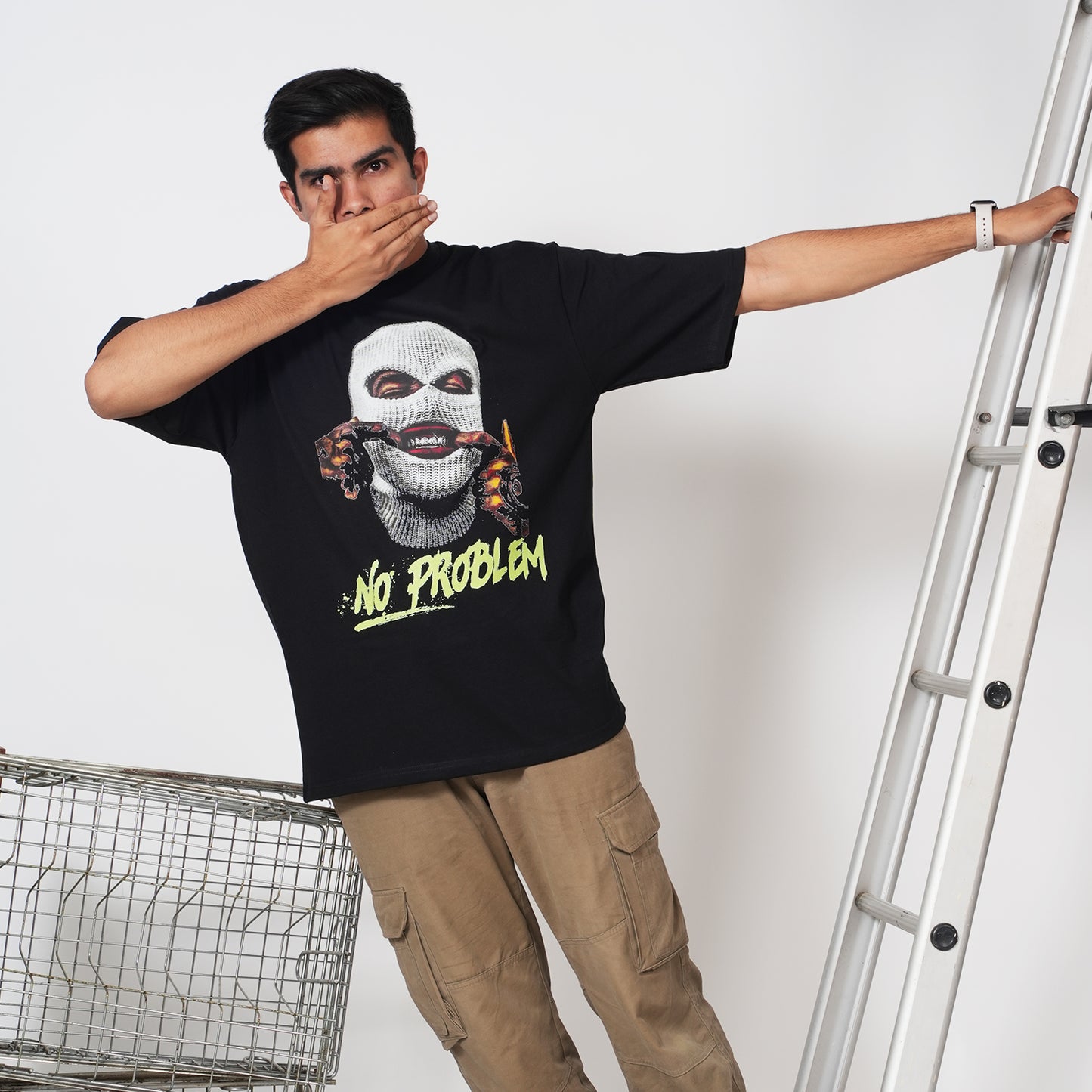 NO PROBLEM BLACK OVERSIZED T-SHIRT